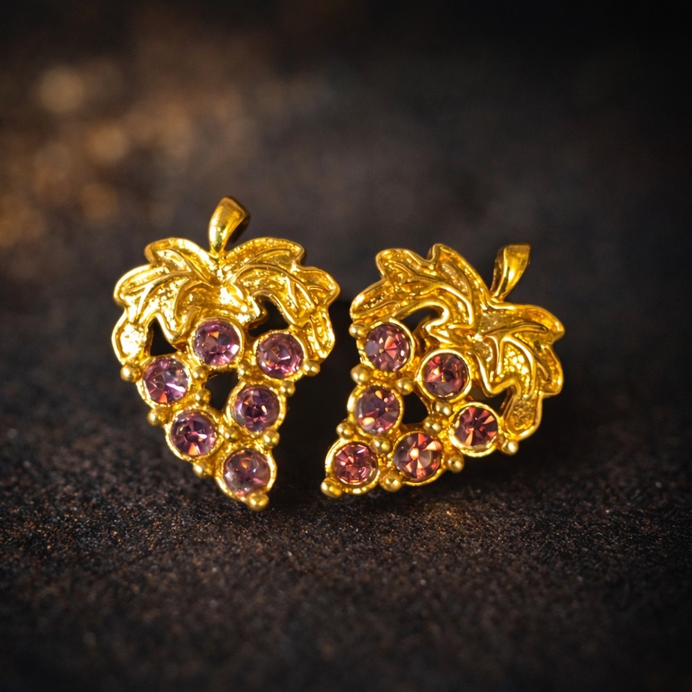 Vintage Avon Grape Cluster Earrings – Gold-Tone & Purple Rhinestones